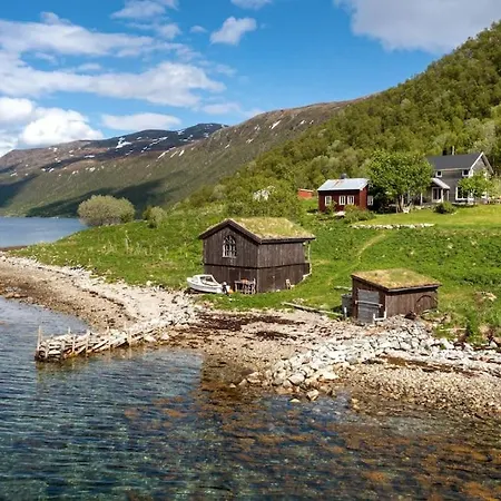 Peaceful House In Nature- No Road Holiday home Tromso